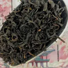 Korea Blossom Dark Oolong halbfermentierter Tee Insel Jeju Oolong Plus Kirschblüten Bild Empfohlen von Teemeisterin Ye Ming Tee für Gong fu Cha Tee Tea Teezeremonie